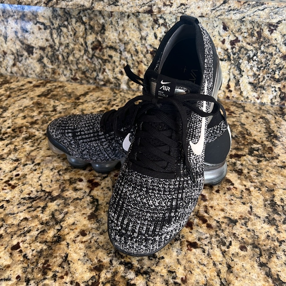 Nike vapormax women’s sneakers